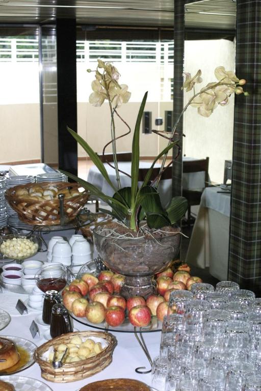  Augustus Plaza Hotel