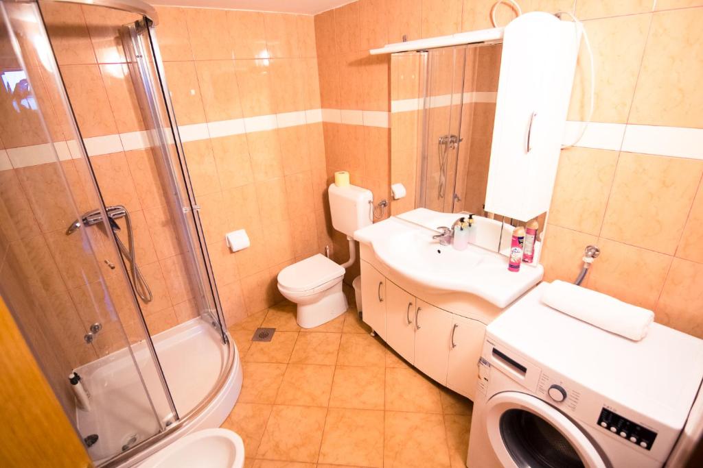 Kúpeľňa v ubytovaní Apartman Rudi