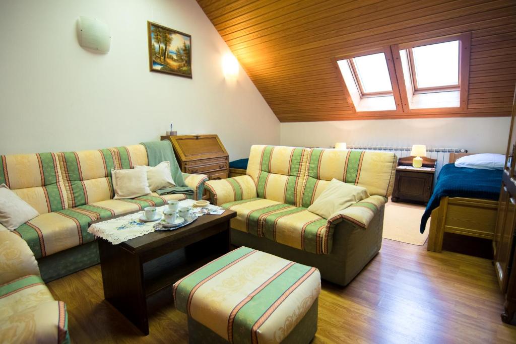 Posedenie v ubytovaní Apartman Rudi