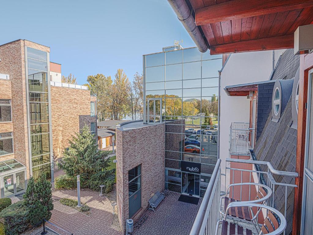 Holiday Beach Budapest Wellness Hotel with Sauna Park - Resim 14