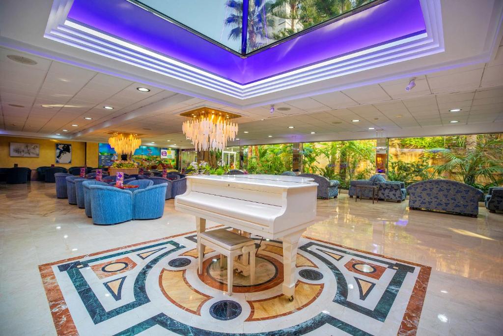 Posezení v ubytování Hotel Servigroup Diplomatic 4 Sup