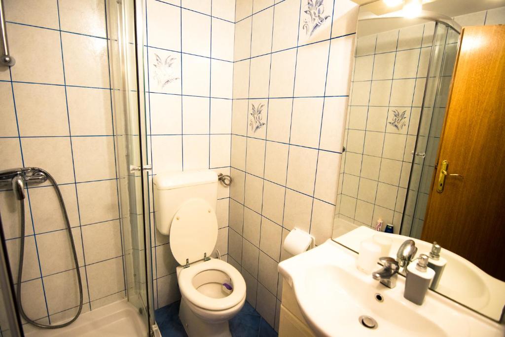 Kúpeľňa v ubytovaní Apartman Rudi