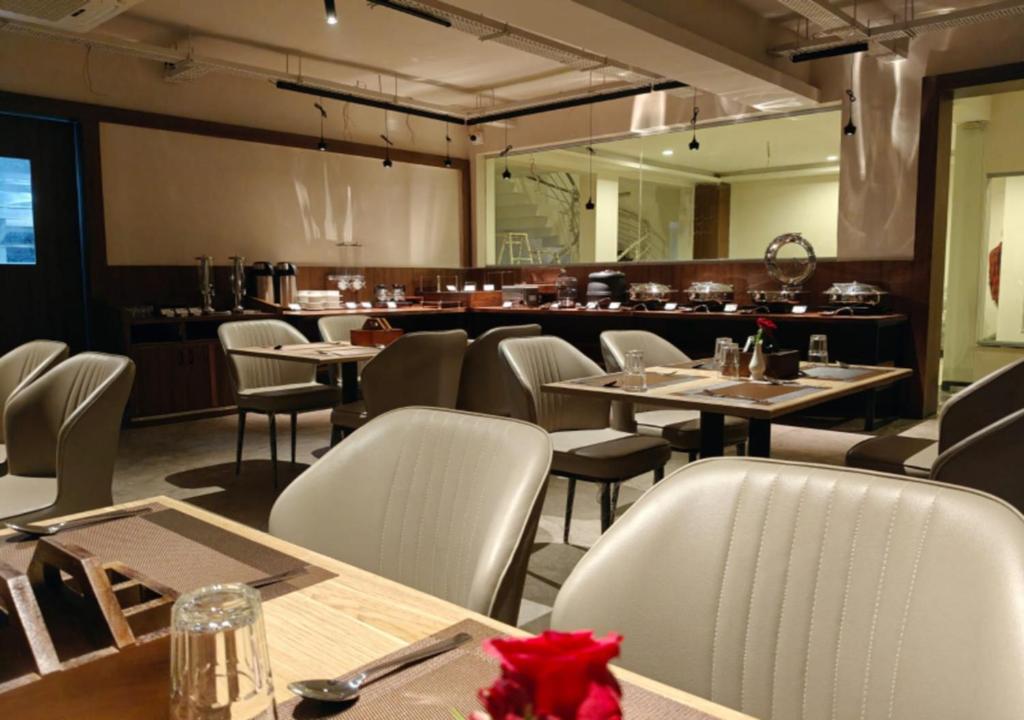 Posezení v ubytování Zip By Spree Hotels Shirdi