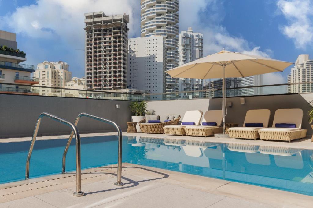 Bassein majutusasutuses Hotel Avalon Dubai Jumeirah Village Circle või selle lähedal