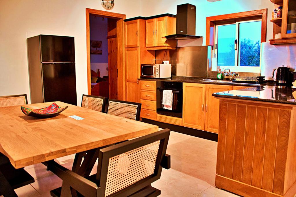 Kuchyň nebo kuchyňský kout v ubytování Green Grove Guest House