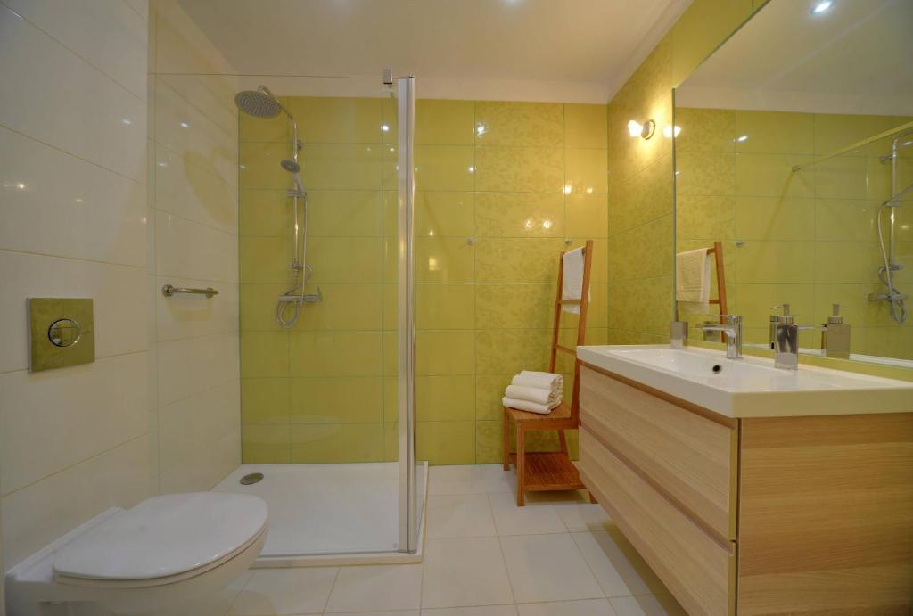 Koupelna v ubytování Stonowane i Eleganckie Apartamenty Sun Seasons 24 w Świeradowie Zdroju by Noclegi Renters