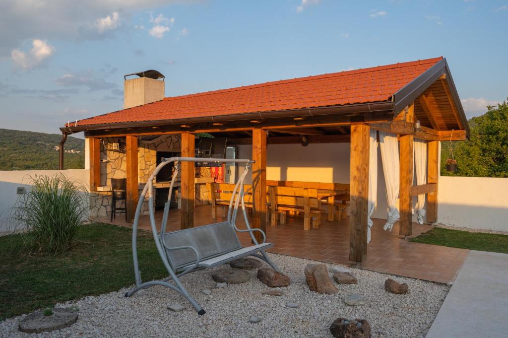 Budova, v ktorej sa vila nachádza