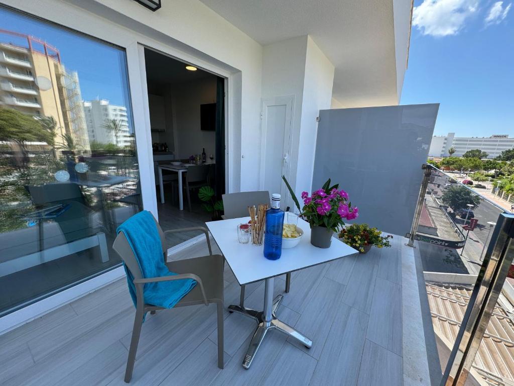 A balcony or terrace at INN Mallorca Aparthotel