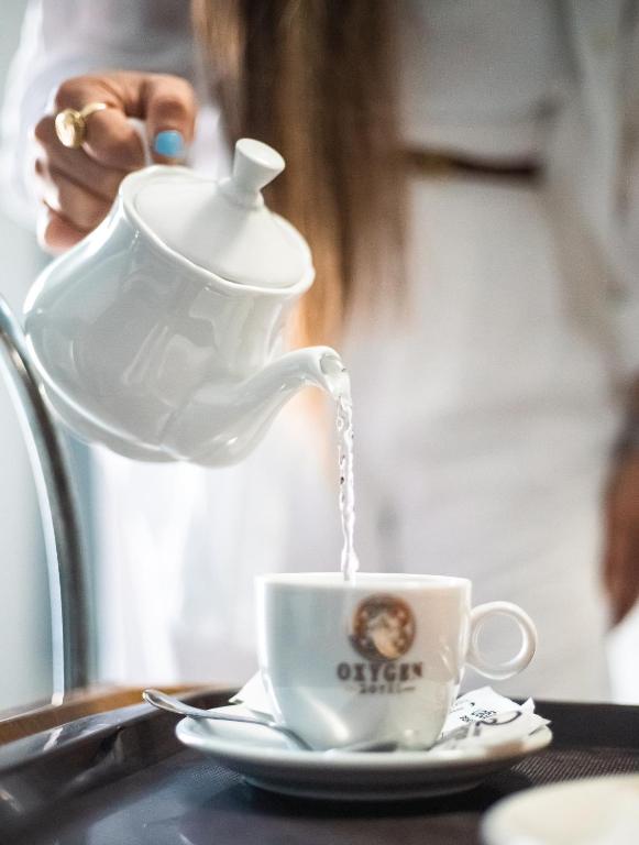 Příslušenství pro přípravu čaje a kávy v ubytování Oxygen Boutique Hotel
