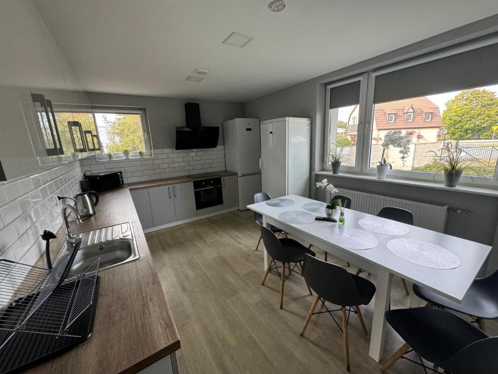 Kuchyň nebo kuchyňský kout v ubytování PGK Hostel Gryfino