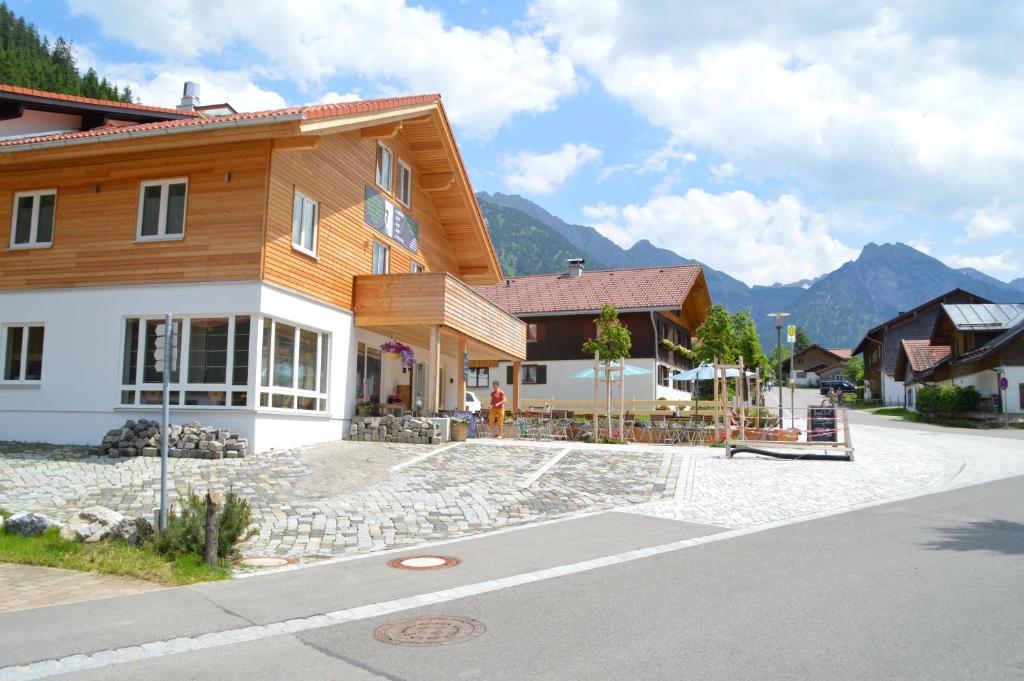 Nespecifikovaný výhled na hory nebo výhled na hory při pohledu z hotelu