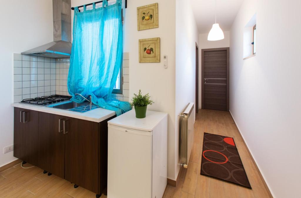 Kuchnia lub aneks kuchenny w obiekcie Semu A Mari B&B