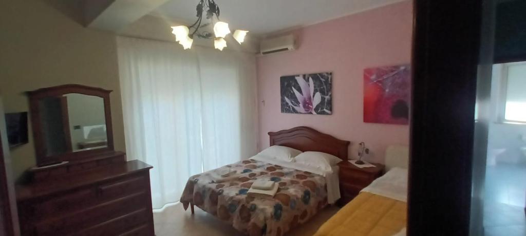 B&B Vistamare - Triple Room With Private External Bathroom
