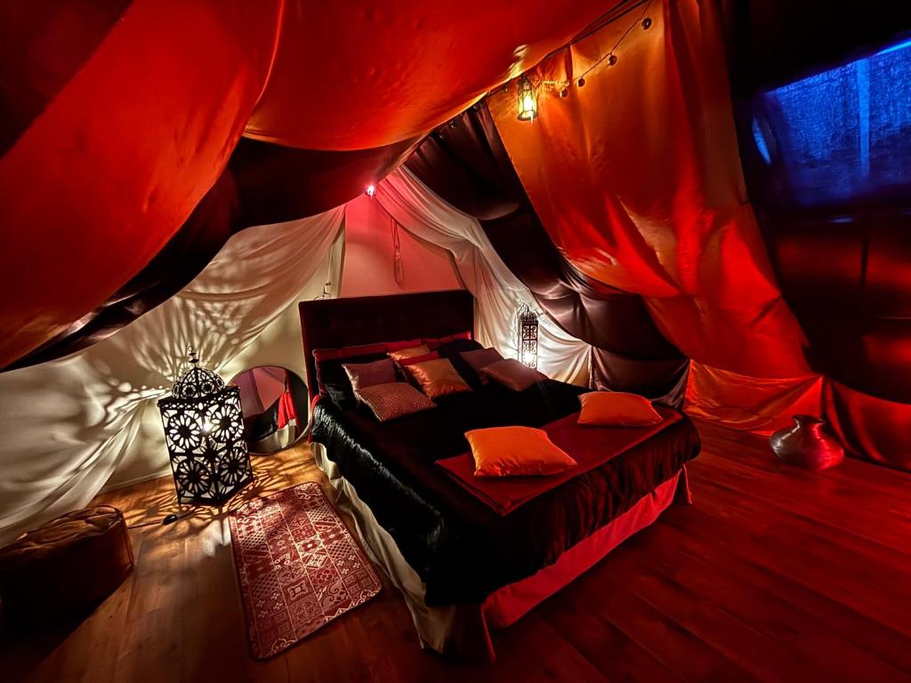 Love room - One-Bedroom Suite