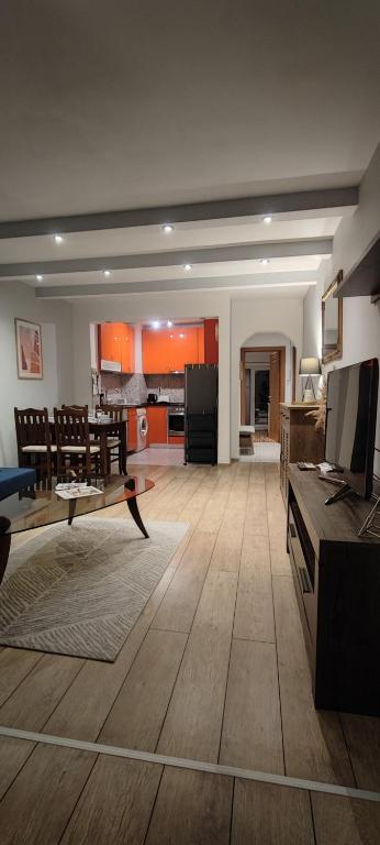 Kuchyň nebo kuchyňský kout v ubytování Cosy Escape in Plovdiv