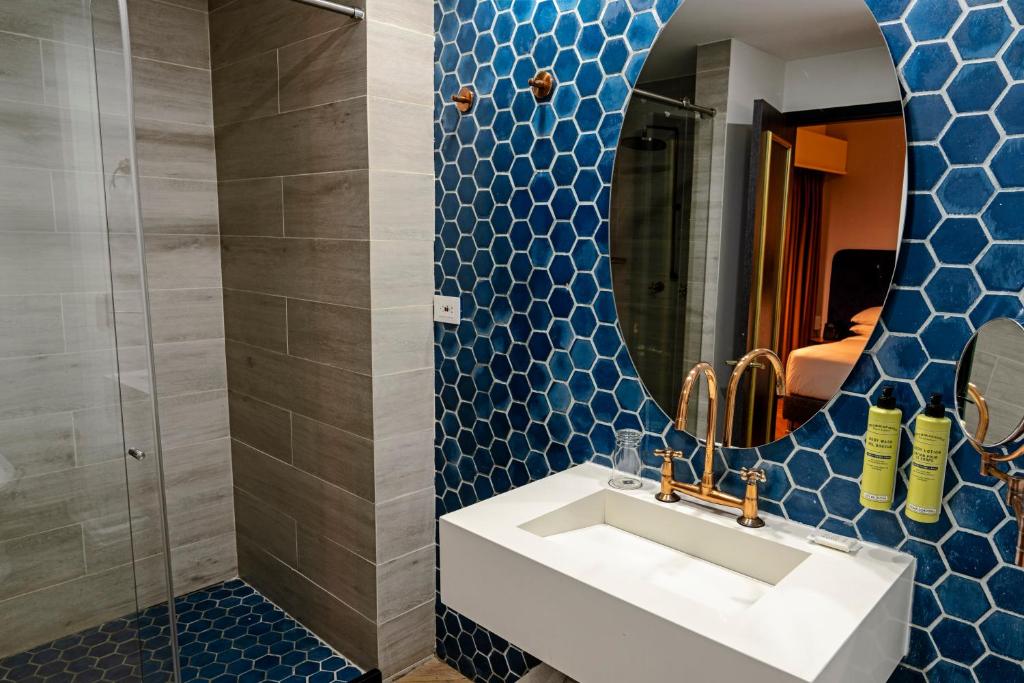 Faranda Collection Cali, a member of Radisson Individuals - Premium Queen-Acccessible-Nonsking