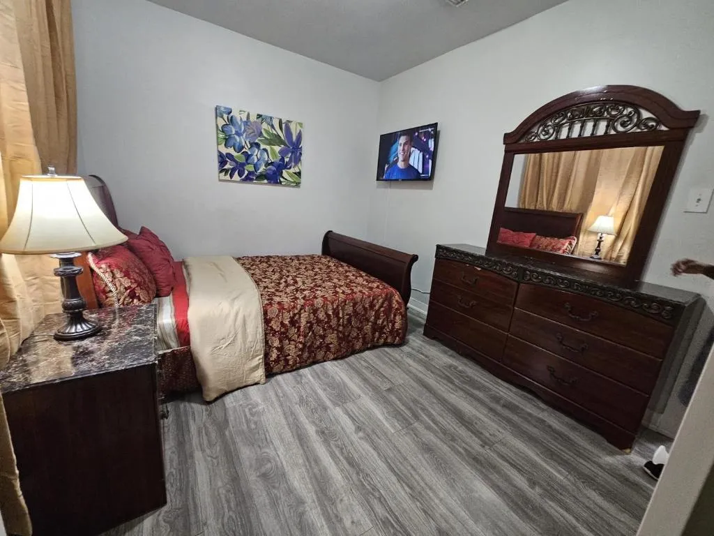 3F6-Chelsea Suites In-Unit Washer dryer and TV in East Orange