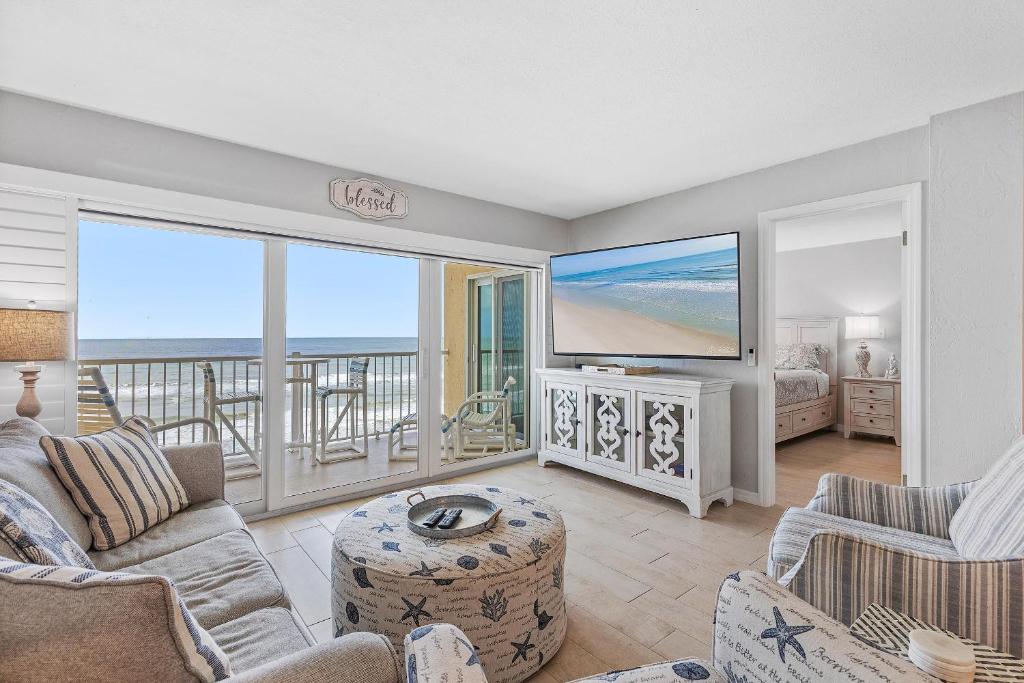 Un lugar para sentarse en Ponce de Leon Towers 804