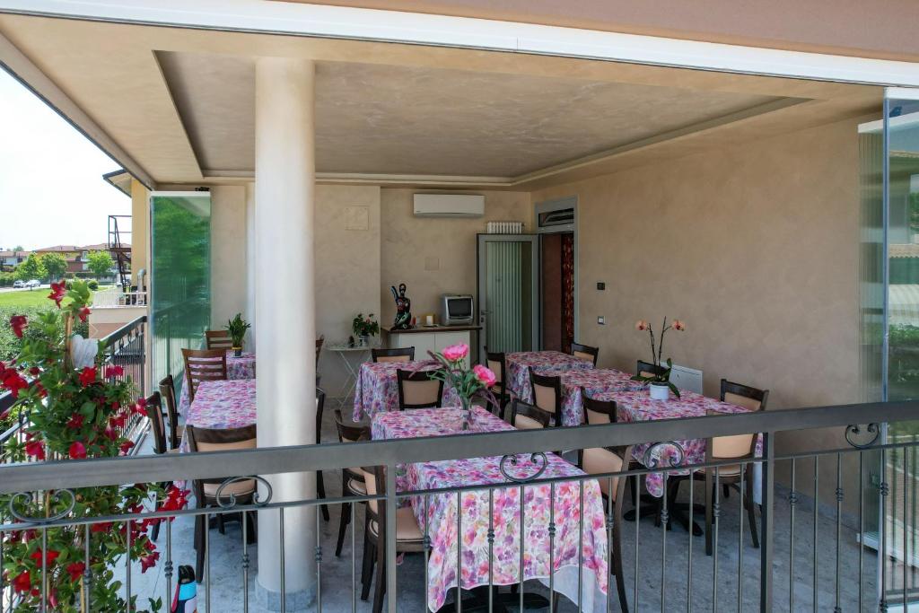 Balkón nebo terasa v ubytování B&B America