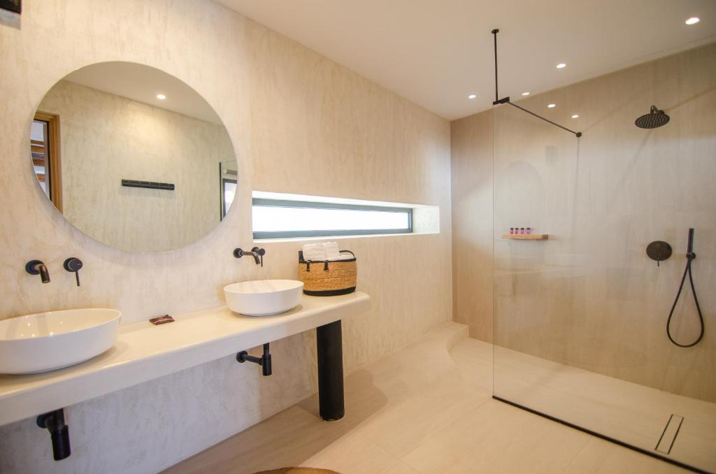 Ένα μπάνιο στο ARC suites
