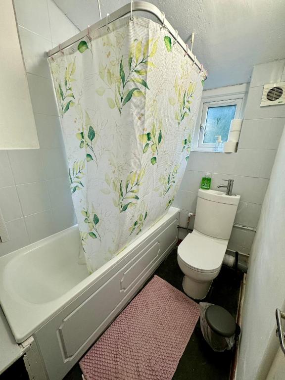 Koupelna v ubytování Delightful Room by Gloucester Road