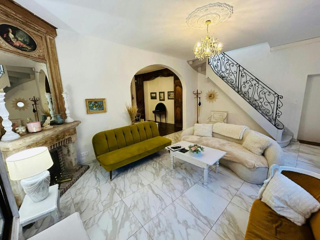 Coin salon dans l'établissement Magnifique Maison dartiste La Maison Aerts
