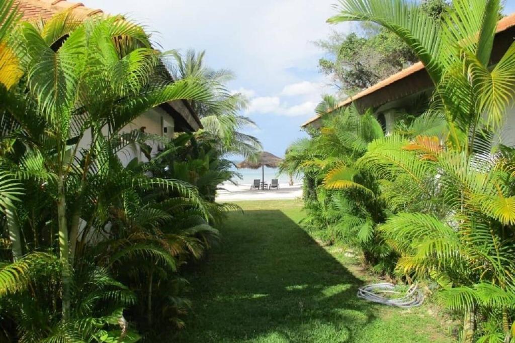 Zahrada ubytování Saracen Bay Resort