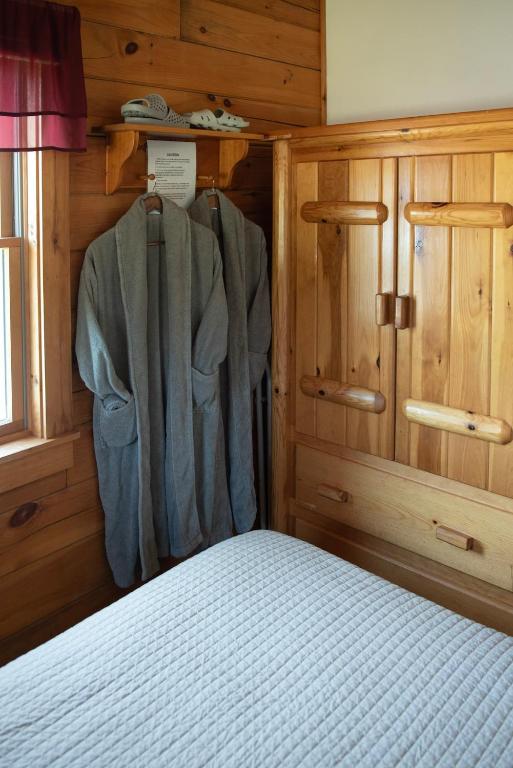 Voodi või voodid majutusasutuse Mill Creek Cabins toas