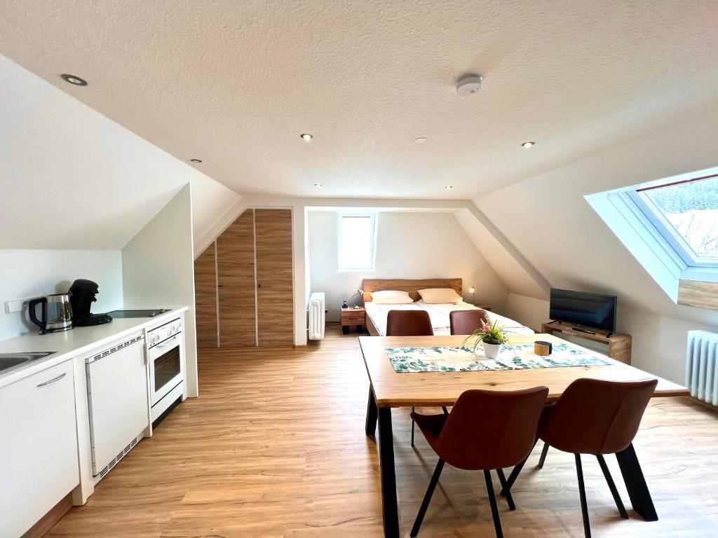 Kuchyň nebo kuchyňský kout v ubytování Hotel Zum Löwen - Unteres Wirtshaus