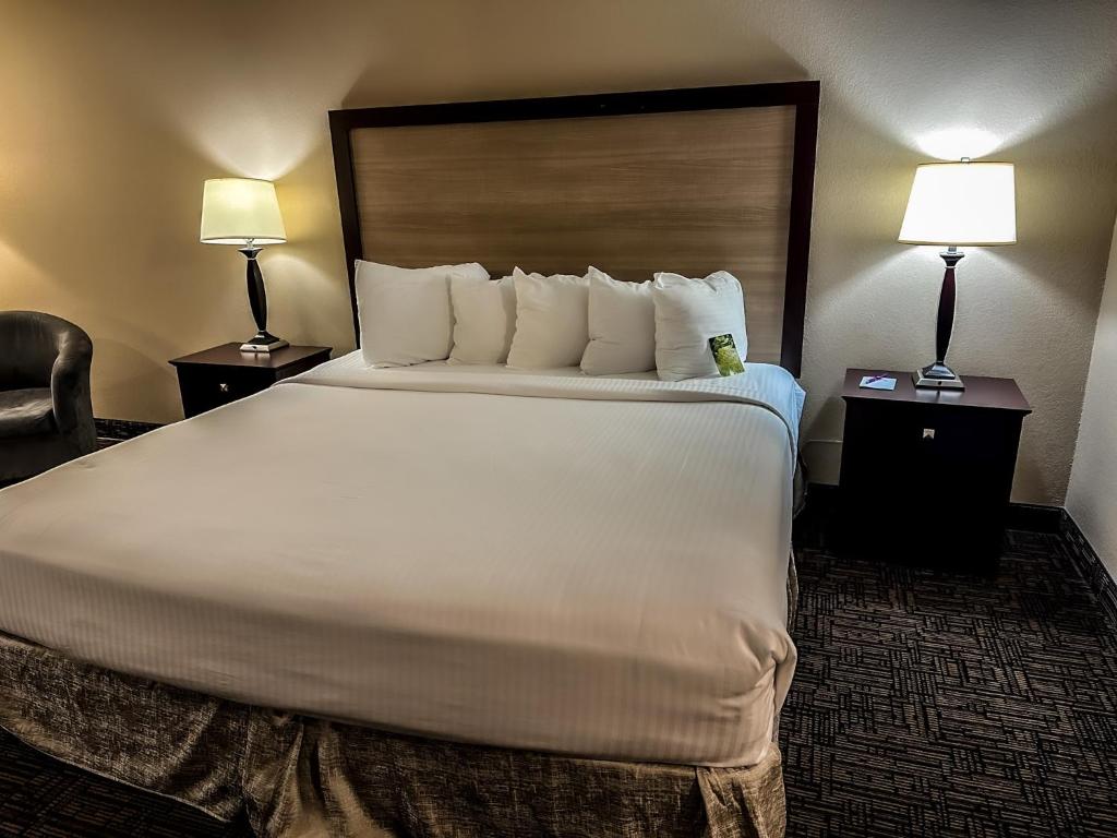 Heritage Inn - King Room Mit Pool Blick