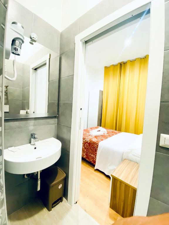 Łóżko lub łóżka w pokoju w obiekcie Tawhid Accomodation