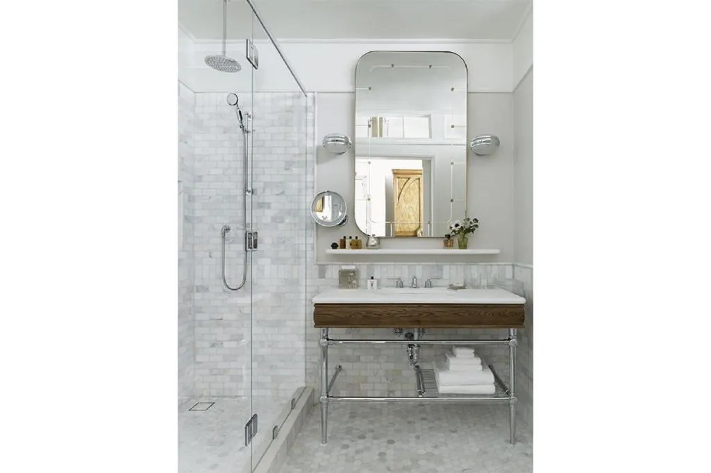 Premium King Room with Accessible Tub