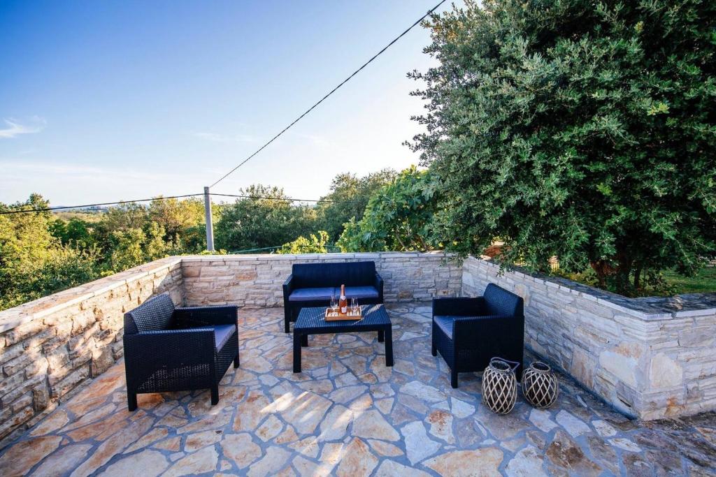 Posedenie v ubytovaní MY DALMATIA - Holiday home Korlat with private pool