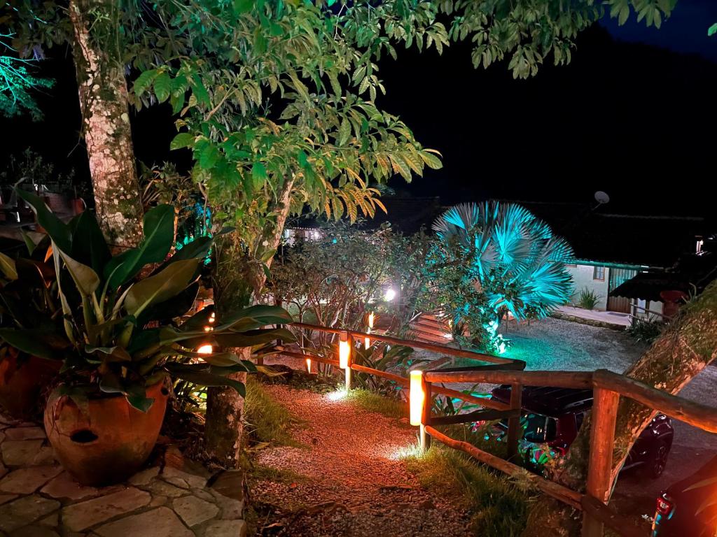 Um jardim em Pousada Sonho Real