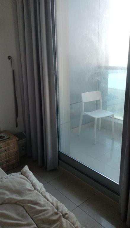Postel nebo postele na pokoji v ubytování Elegant Sea View Cozy room with Private Balcony - Room inside Apartment