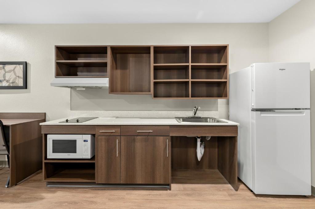 WoodSpring Suites Billings photo