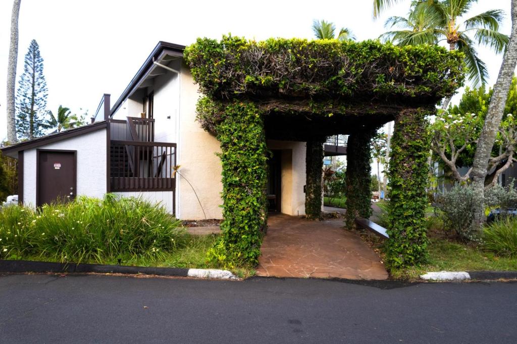 Zahrada ubytování KBM Resorts FREE CAR Napili Point NAP-C42 Gorgeous 2 Bedrooms Ocean View