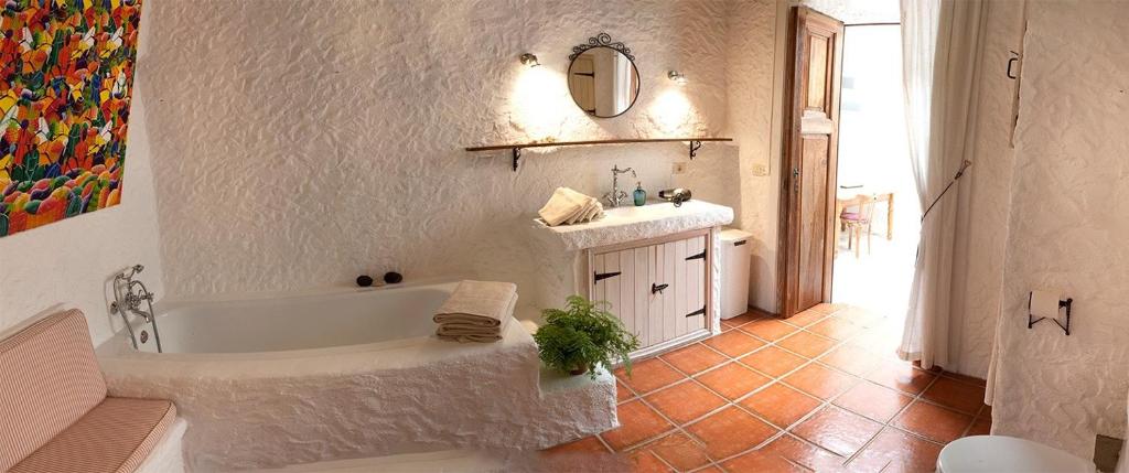 Koupelna v ubytování Sansofi Guesthouse