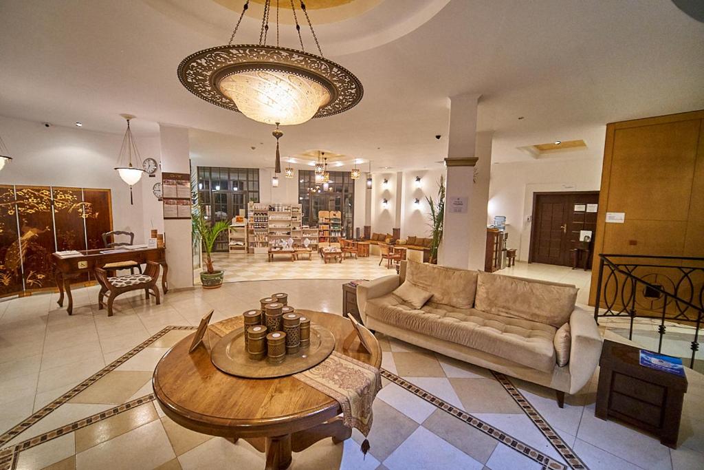 Posezení v ubytování The Cliff Lux Apartment Obzor, Burgas, Bulgaria