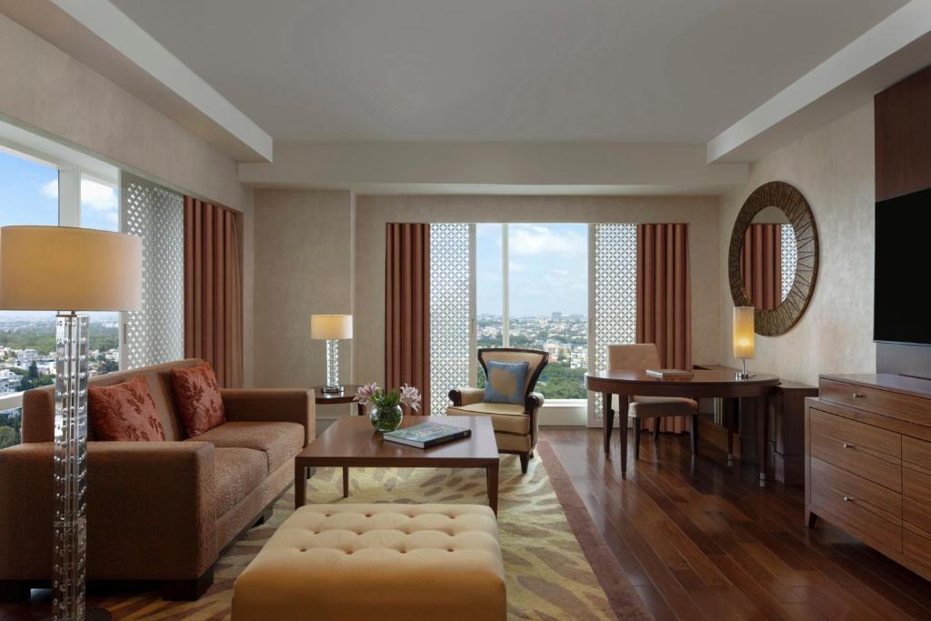 Posezení v ubytování The Ritz - Carlton, Bangalore