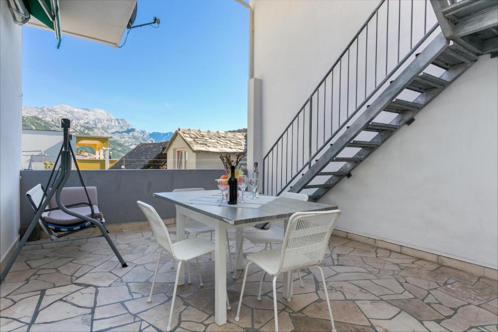 Balkón nebo terasa v ubytování Apartments by the sea Pisak, Omis - 18141