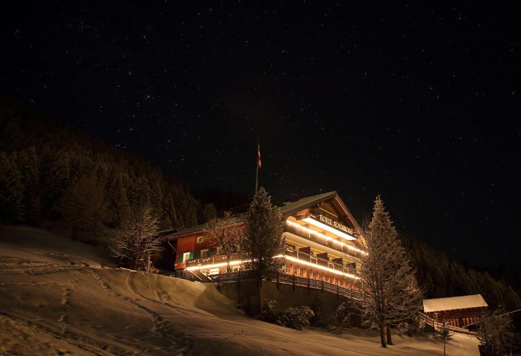 ガルゲレンにあるHotel Alpenroseのギャラリーの写真