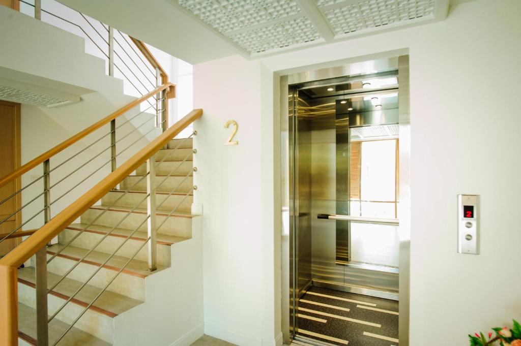 Moon Dragon Hotel - Resim 13