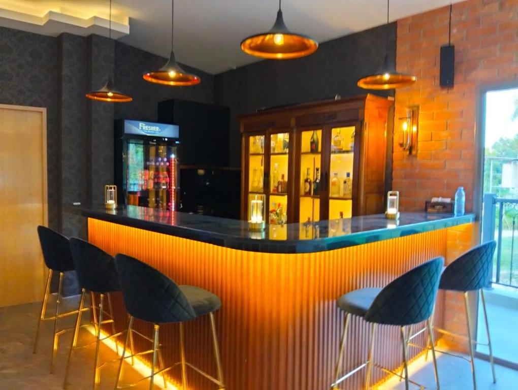 Lounge nebo bar v ubytování Varaya Resort