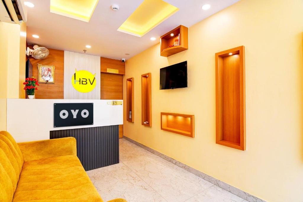 TV a/nebo společenská místnost v ubytování Hotel O Bypass View