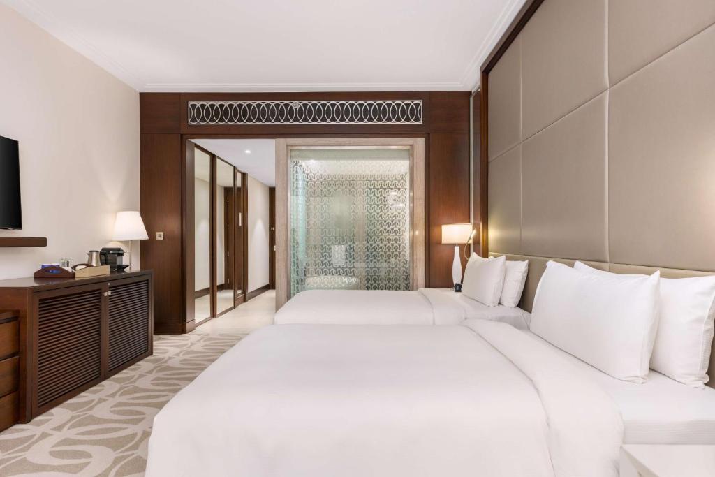 Hilton Dubai Al Habtoor City - Executive Twin Room