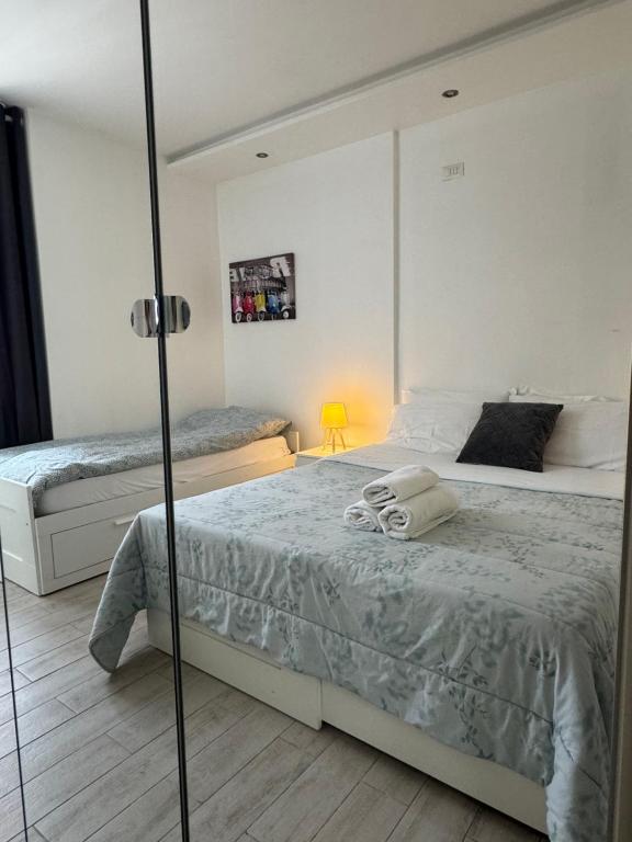 Modern Room with private bathroom - Chambre Double De Luxe Avec Lit Supplémentaire