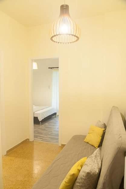 Posteľ alebo postele v izbe v ubytovaní Fiλoξεnia in Gazi- Athens center Apartment