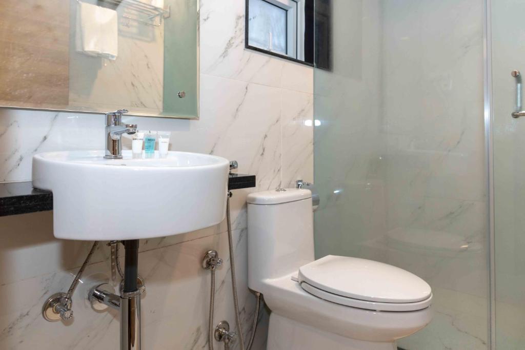 Koupelna v ubytování Shuvatara Suites & Spa, Thamel