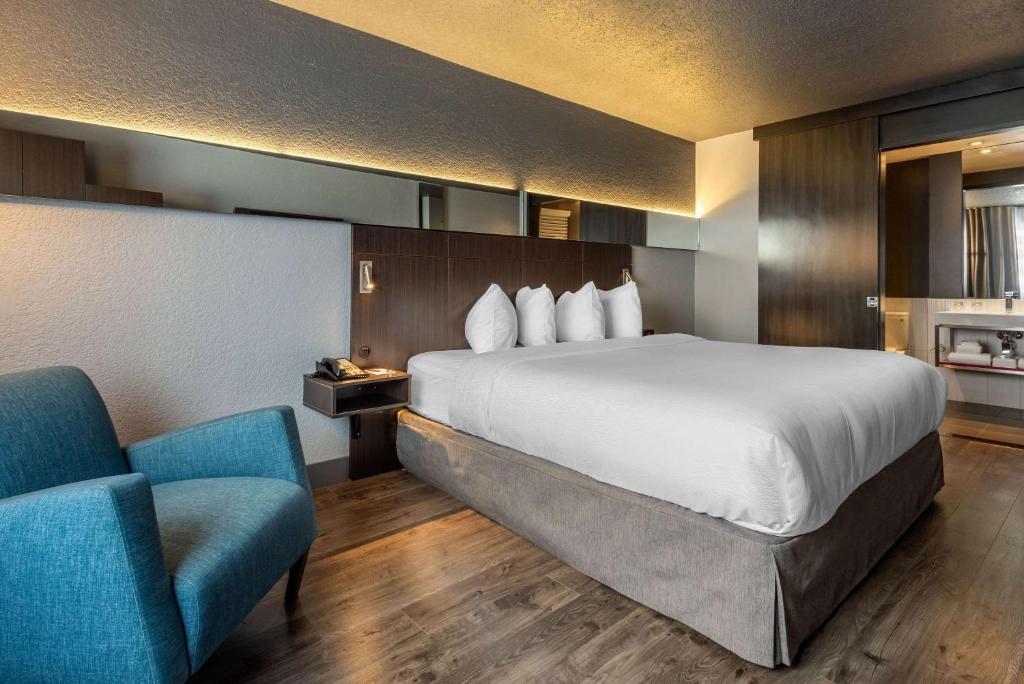 Postel nebo postele na pokoji v ubytování Hotel Quartier, Ascend Hotel Collection
